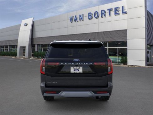 New 2025 Ford Expedition Platinum image 5