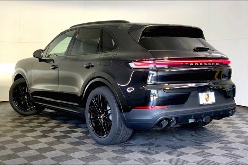 New 2025 Porsche Cayenne S image 3