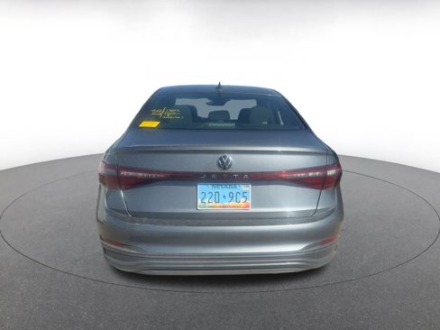 Used 2025 Volkswagen Jetta Sport image 7