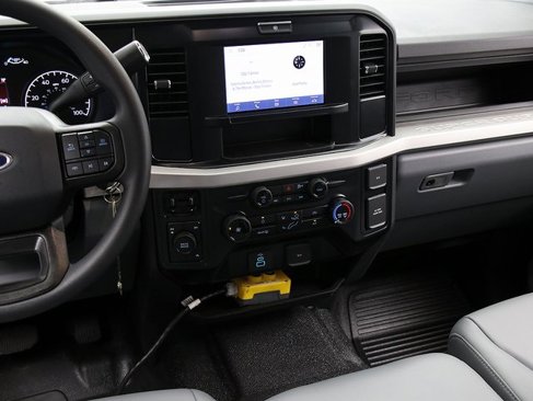 New 2025 Ford F550 4x4 Supercab Super Duty image 14