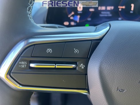 New 2024 Chevrolet Equinox EV LT image 15