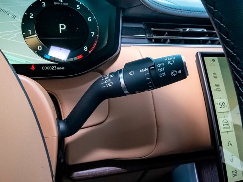 New 2025 Land Rover Range Rover SE image 14