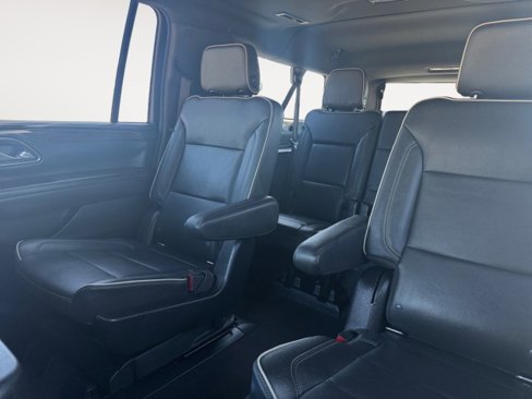 Used 2021 Chevrolet Suburban Premier w/ Premium Package image 8