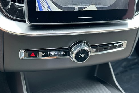 New 2026 Volvo XC90 B5 Plus image 19
