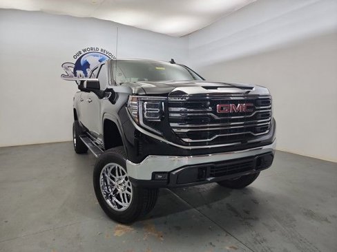 Used 2023 GMC Sierra 1500 SLT w/ SLT Premium Package image 3