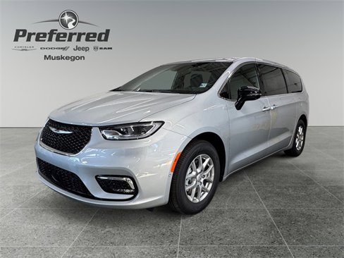 New 2026 Chrysler Pacifica Select image 1