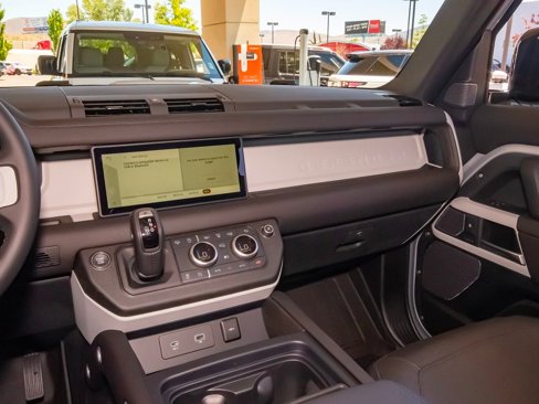 New 2024 Land Rover Defender 110 S image 24