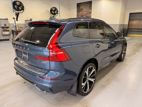 Used 2024 Volvo XC60 B5 Ultimate w/ Protection Package Premier image 6