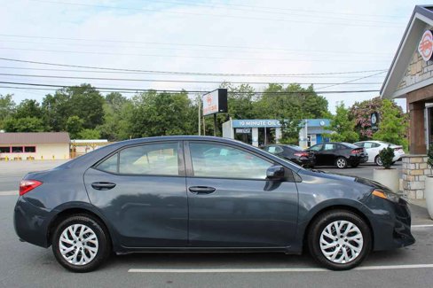 Used 2017 Toyota Corolla LE image 4