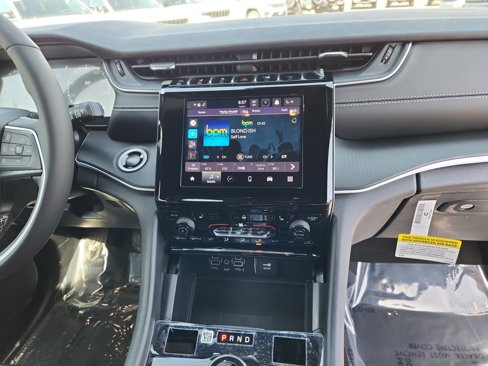 New 2025 Jeep Grand Cherokee Altitude image 20