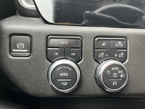 Used 2024 GMC Sierra 1500 SLT image 15