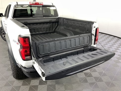 Used 2024 Chevrolet Colorado ZR2 w/ Technology Package image 34