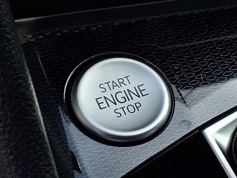 New 2025 Volkswagen Taos SE image 12