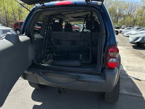 Used 2005 Jeep Liberty Sport image 36