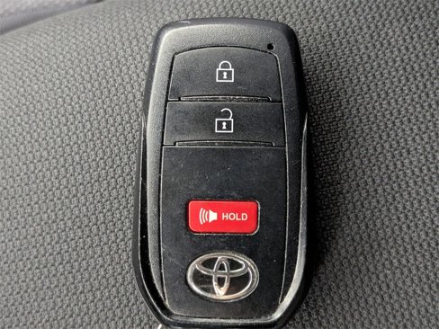 Used 2023 Toyota Corolla Cross SE image 27