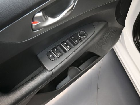 Used 2021 Kia Forte LXS image 13