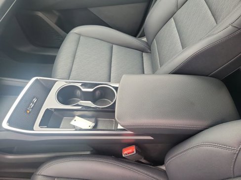 Used 2025 Chevrolet Equinox LT w/ Convenience Package II image 30
