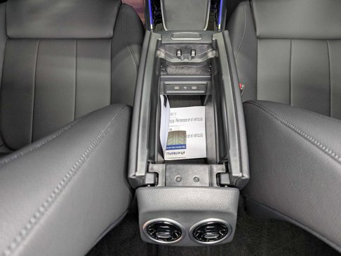 New 2025 Mercedes-Benz GLB 250 4MATIC image 19