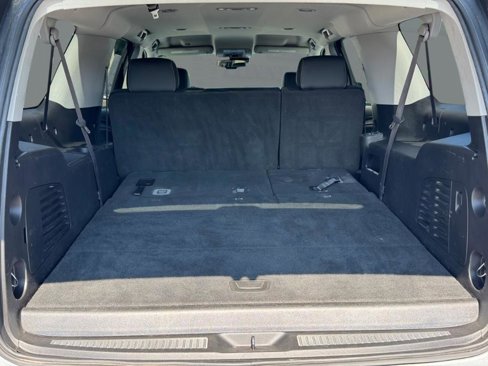 Used 2016 Chevrolet Suburban LT image 4
