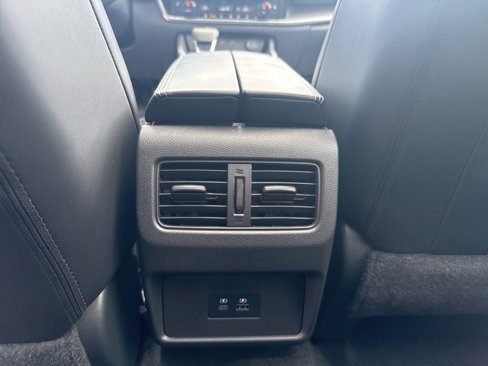 Used 2022 Nissan Rogue SV w/ SV Premium Package image 36