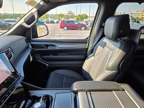 New 2025 Jeep Wagoneer Series III image 23