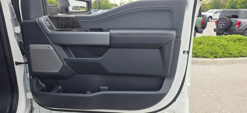 Used 2024 Ford F350 Lariat w/ Black Appearance Package image 9