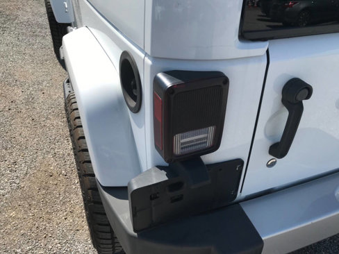 Used 2014 Jeep Wrangler Unlimited Sahara w/ Connectivity Group image 33
