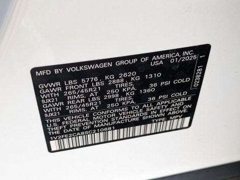 Used 2025 Volkswagen Atlas Cross Sport SEL Premium R-Line image 33