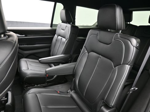 New 2025 Jeep Grand Cherokee L Limited w/ Black Appearance Package image 30