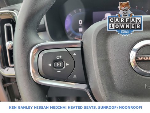 Used 2025 Volvo XC40 B5 Core image 30