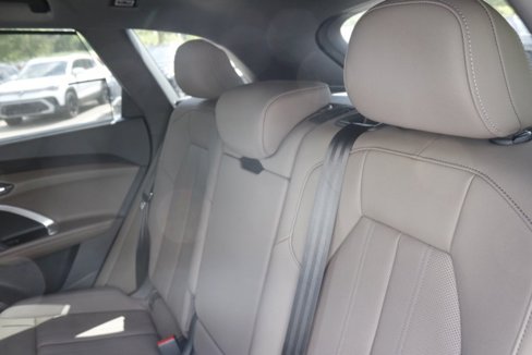 New 2025 Audi Q5 Premium Plus image 17
