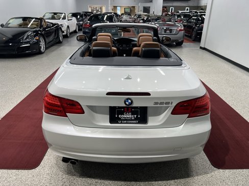Used 2012 BMW 328i Convertible image 10