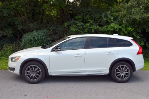Used 2018 Volvo V60 T5 Cross Country w/ Convenience Package image 31