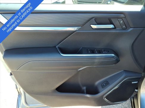 Used 2025 GMC Acadia Elevation image 15