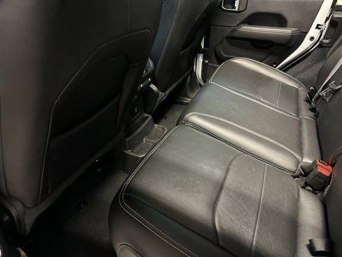Certified 2022 Jeep Wrangler Unlimited Sahara w/ Cold Weather Group image 11