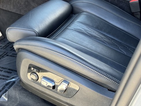 Used 2025 BMW X5 M60i image 33