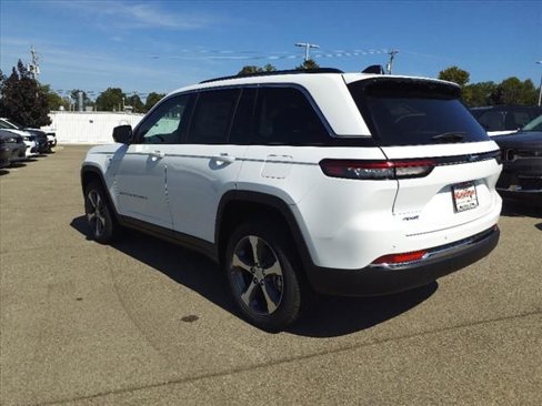 Used 2023 Jeep Grand Cherokee 4WD 4xe w/ Luxury Tech Group II image 6