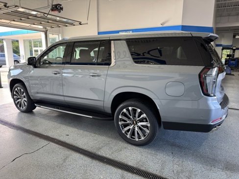 New 2026 Chevrolet Suburban High Country w/ Sun And Tow Package image 5