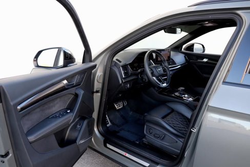 Used 2023 Audi SQ5 Premium Plus w/ Premium Plus Package image 2