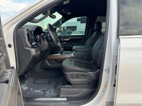 Used 2023 Chevrolet Silverado 1500 High Country w/ Technology Package image 10