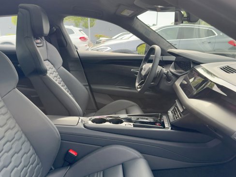New 2026 Audi RS e-tron GT performance image 31