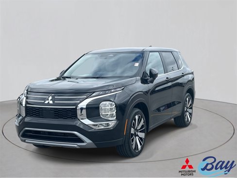 New 2025 Mitsubishi Outlander SE image 1