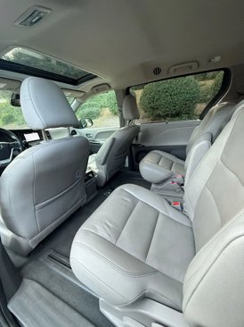 Used 2020 Toyota Sienna XLE image 18
