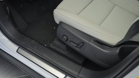 New 2025 Volvo XC40 B5 Plus w/ Protection Package Premier image 23
