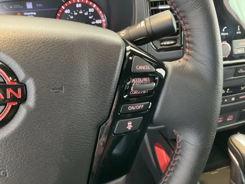 Used 2024 Nissan Frontier PRO-4X w/ Technology Package image 11