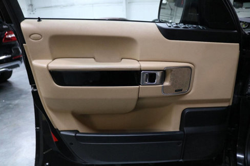 Used 2010 Land Rover Range Rover HSE LUX image 19