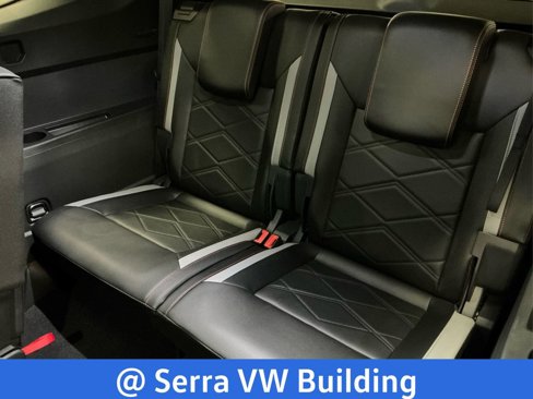 Certified 2025 Volkswagen Atlas Peak Edition SE image 24