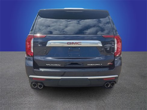 Used 2024 GMC Yukon Denali w/ Denali Reserve Package image 5