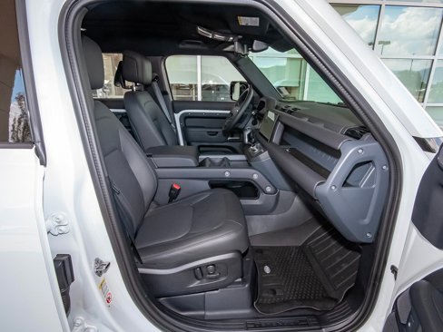 New 2025 Land Rover Defender 110 S image 42