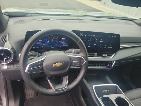 Used 2025 Chevrolet Equinox LT w/ Convenience Package II image 17